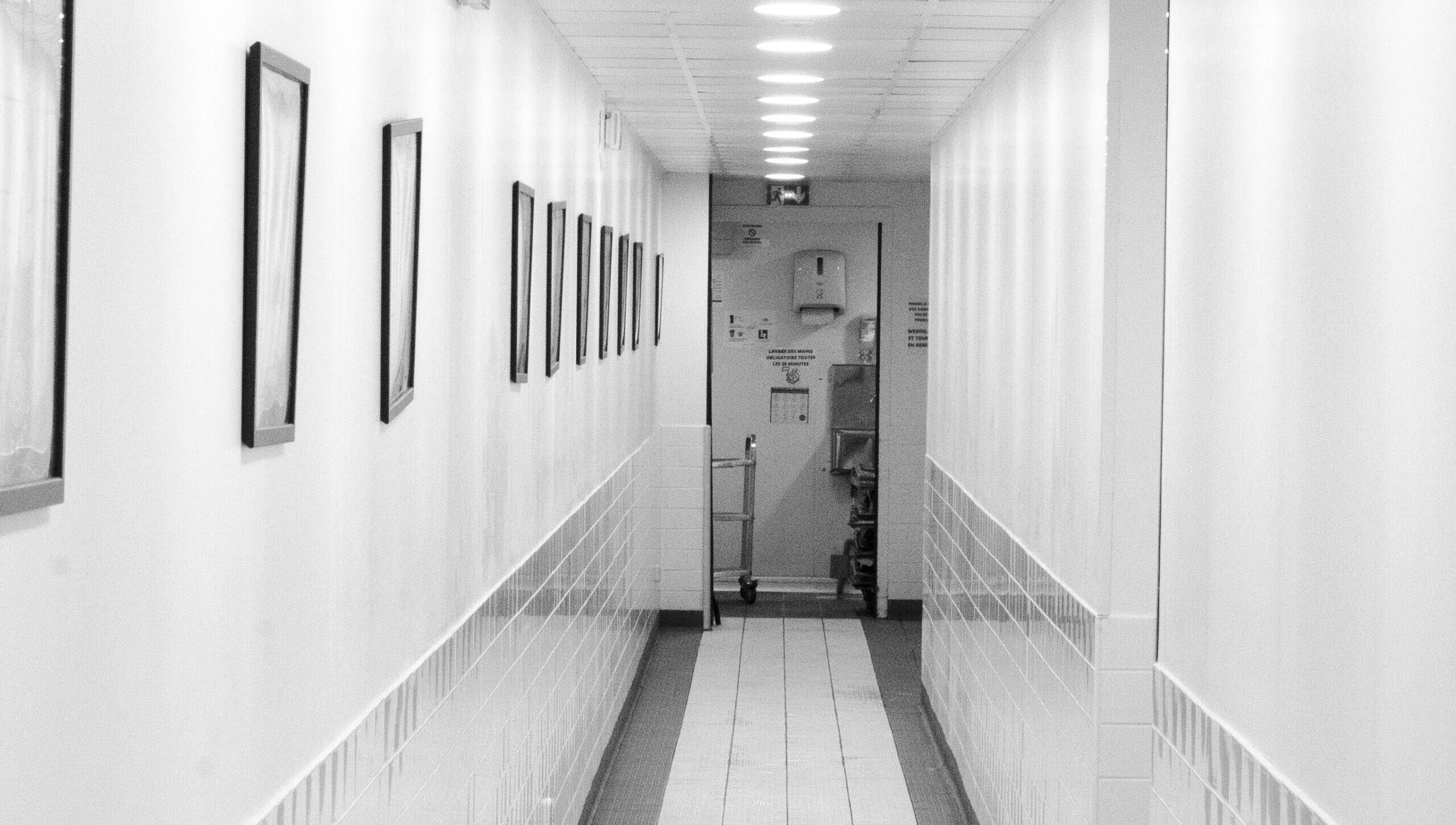 Couloir-du-foodlab-United-Kitchens-Chateau-de-Nanterre