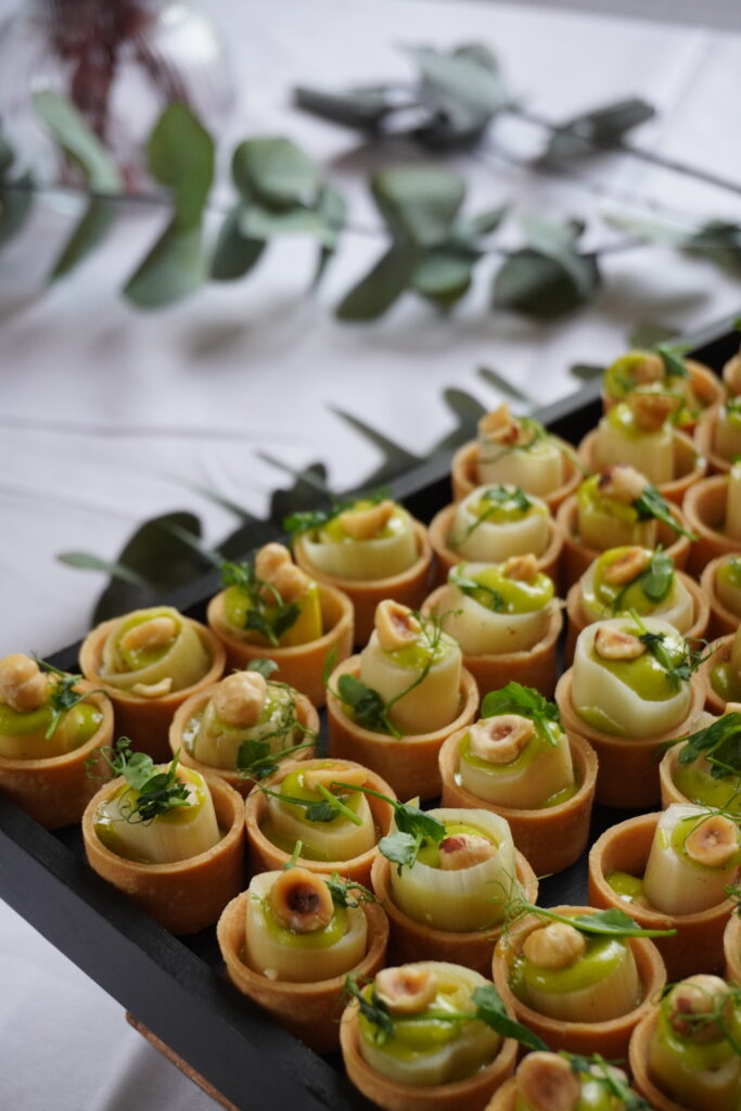 Ingrédients locaux et de saison préparés par United Kitchens pour ses menus événementiels